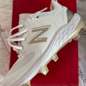 New Balance Fresh Foam Velo v3 Molded cleats